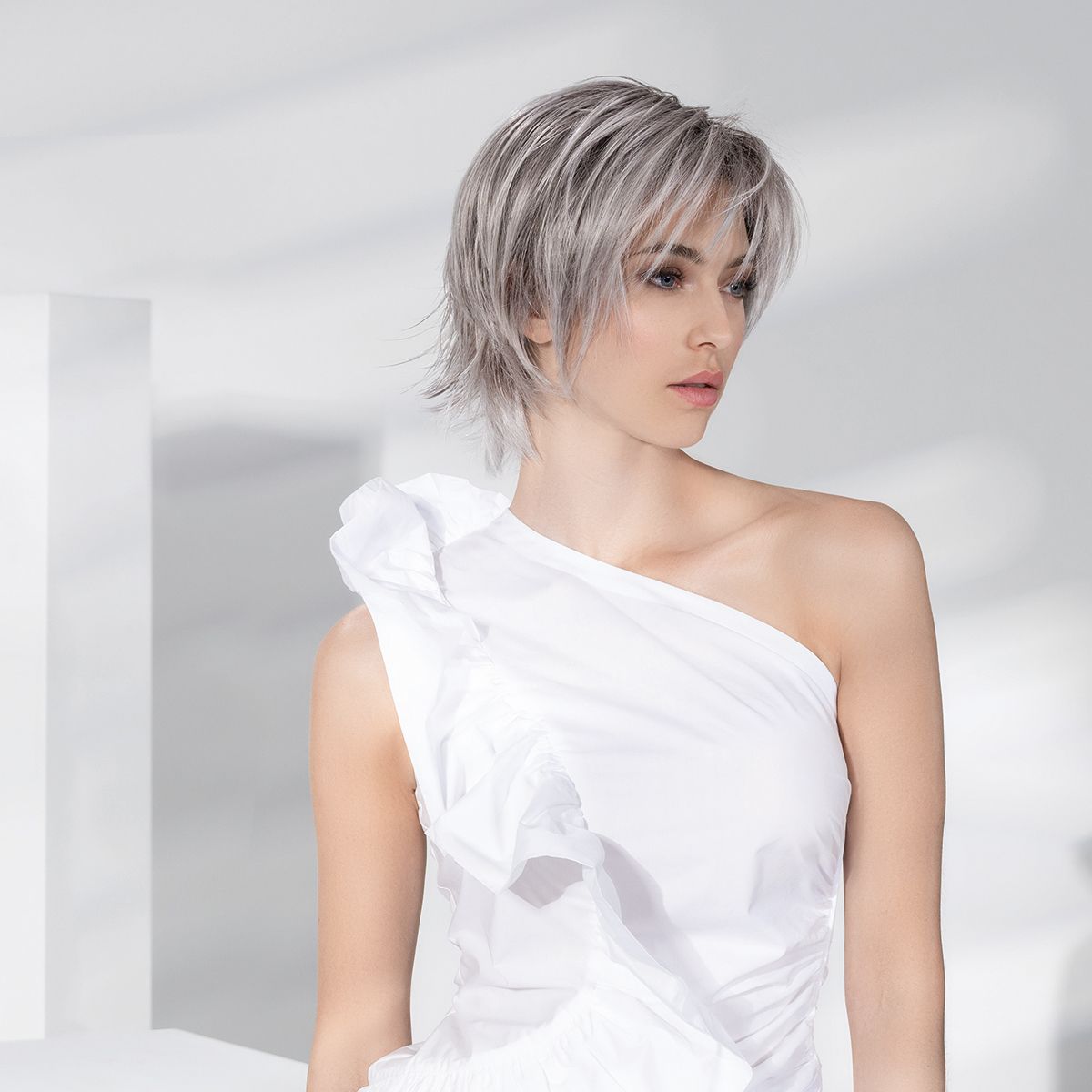 Perückenmodell – Auswahl im Perückenstudio NewStyle in Waldbröl