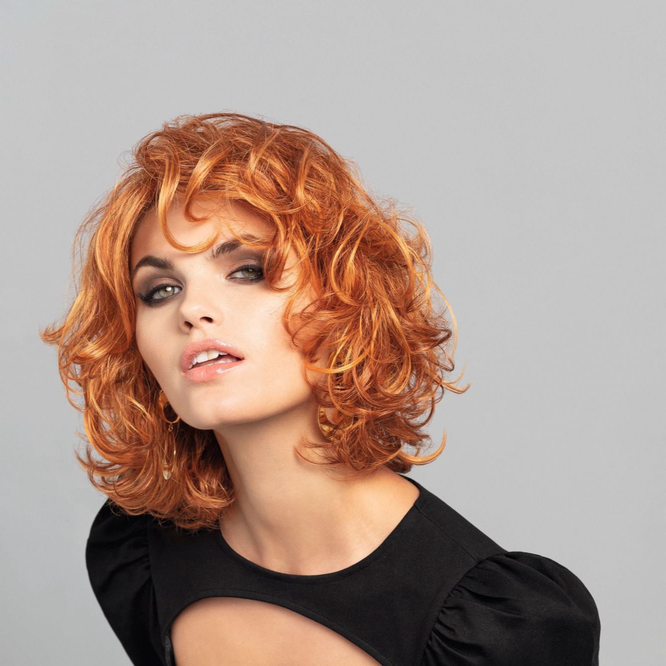 Modische Perücke für Styling und Fashion bei NewStyle